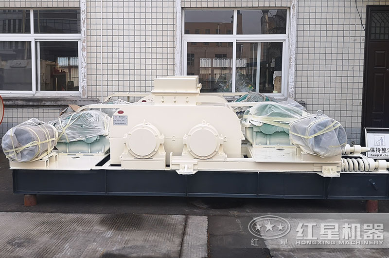 小型對(duì)輥制砂機(jī)圖片